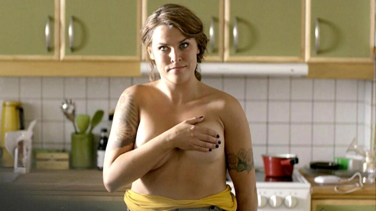 Solsidan - Season 2 Episode 4 : Skrikande fågel ställer till det