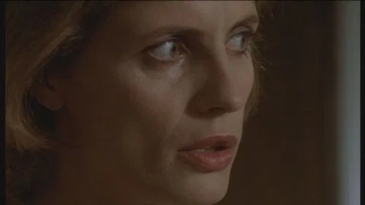 Distretto di Polizia - Season 1 Episode 7 : I tatuaggi del diavolo / Una donna in fuga