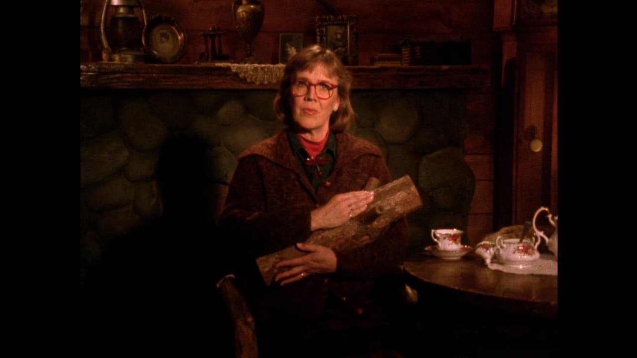 Twin Peaks - Season 0 Episode 53 : Log Lady Introduction - S02E07