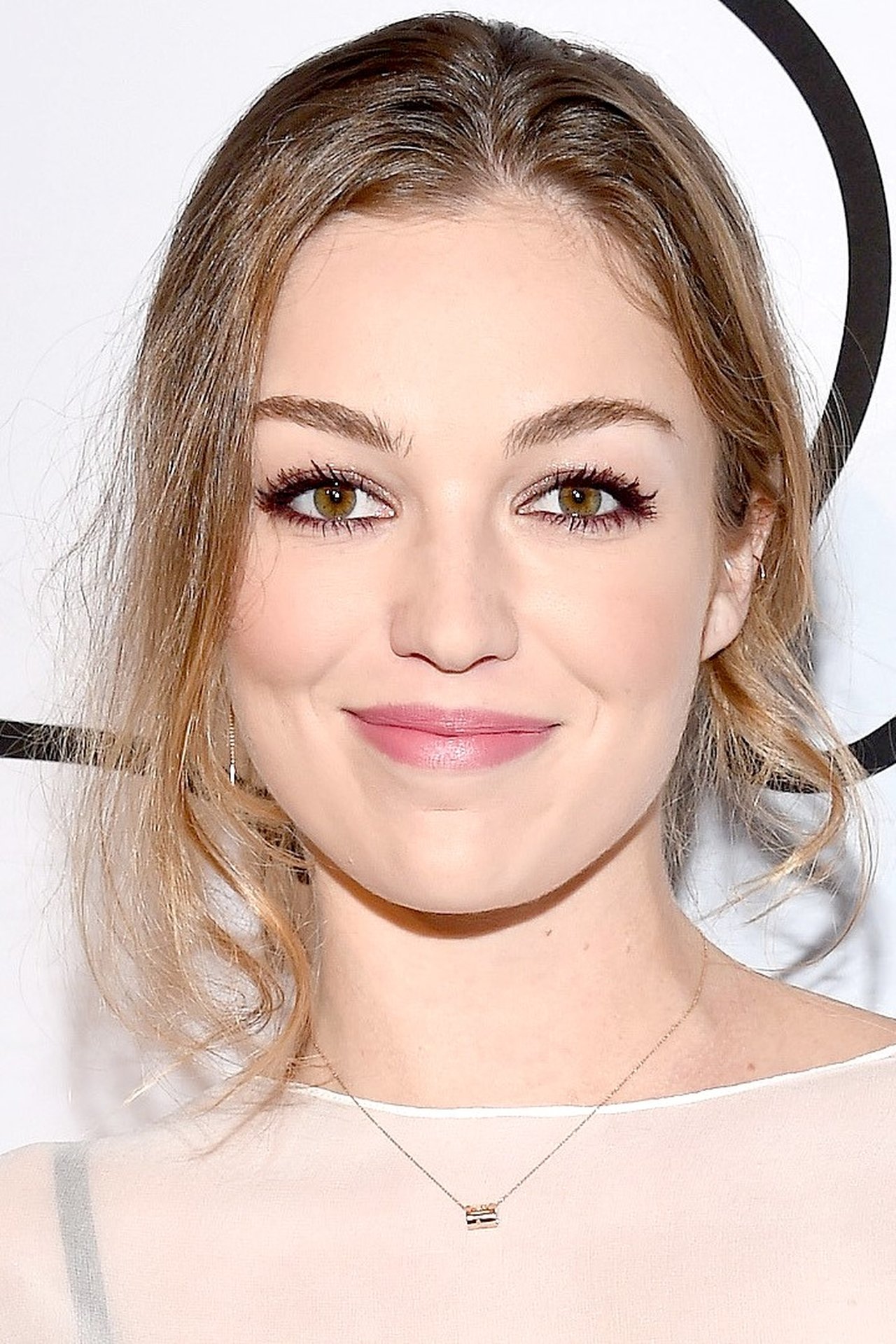 Lili Simmons Age, Wiki, Bio, Trivia, Photos FilmiFeed