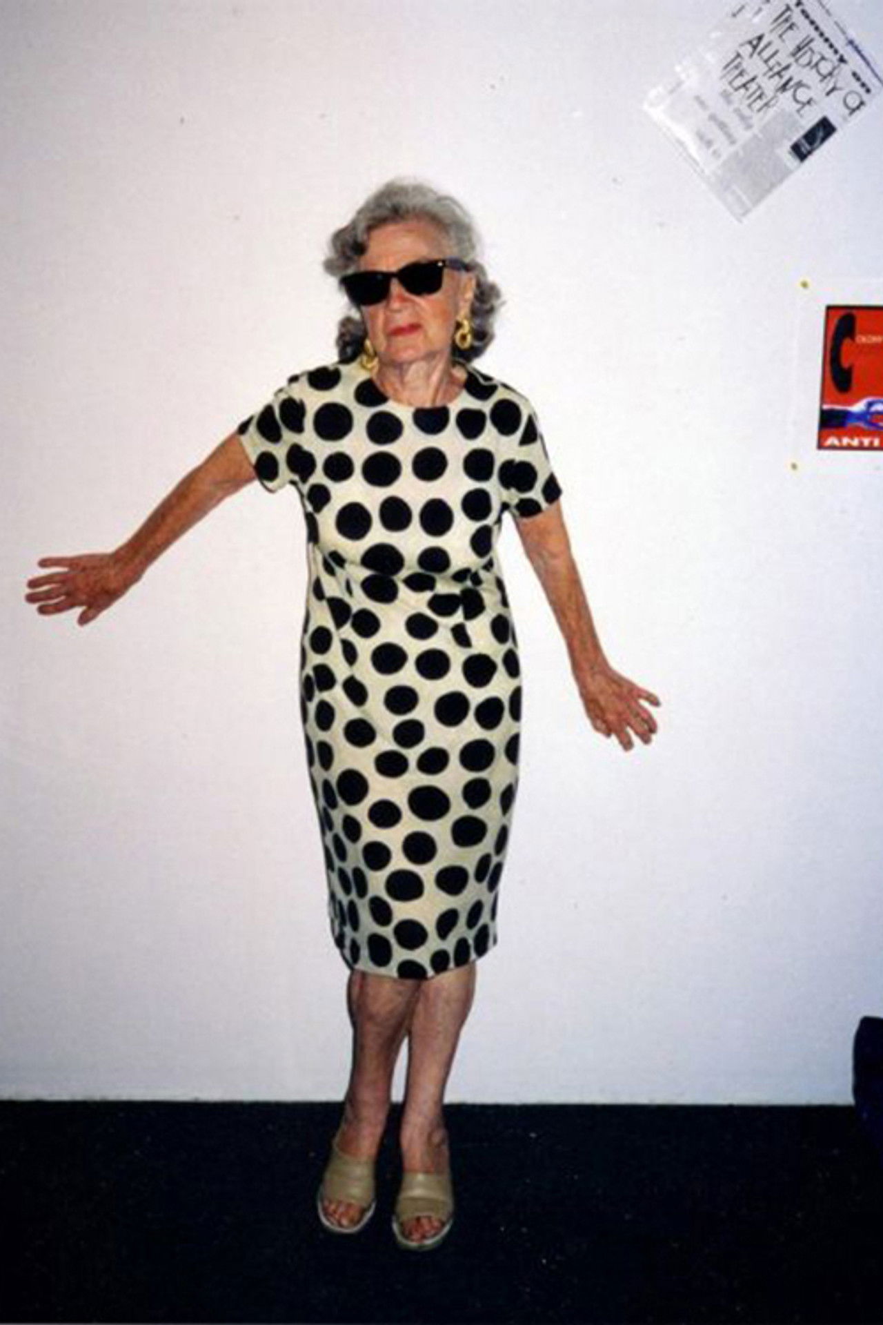 Doris Wishman Directs A Music Video Backdrop
