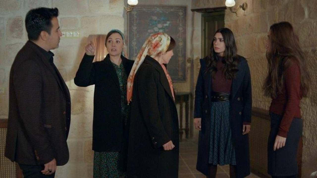 Aşk Ve Mavi — Épisode 9