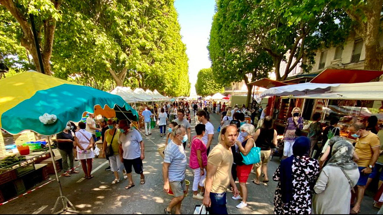 66 minutes — Marché de Sète : tradition et joie de vivre