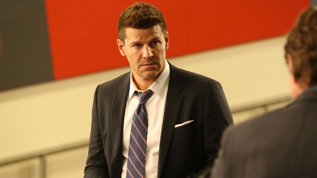 Bones - Season 11 Episode 20 : The Stiff in the Cliff