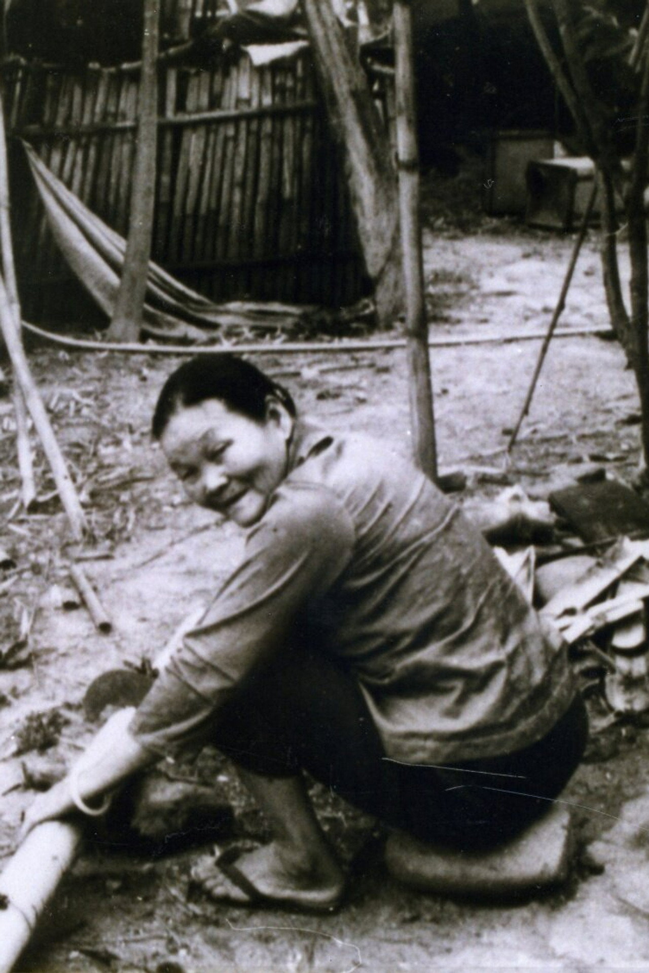 穿過婆家村 filmaffisch