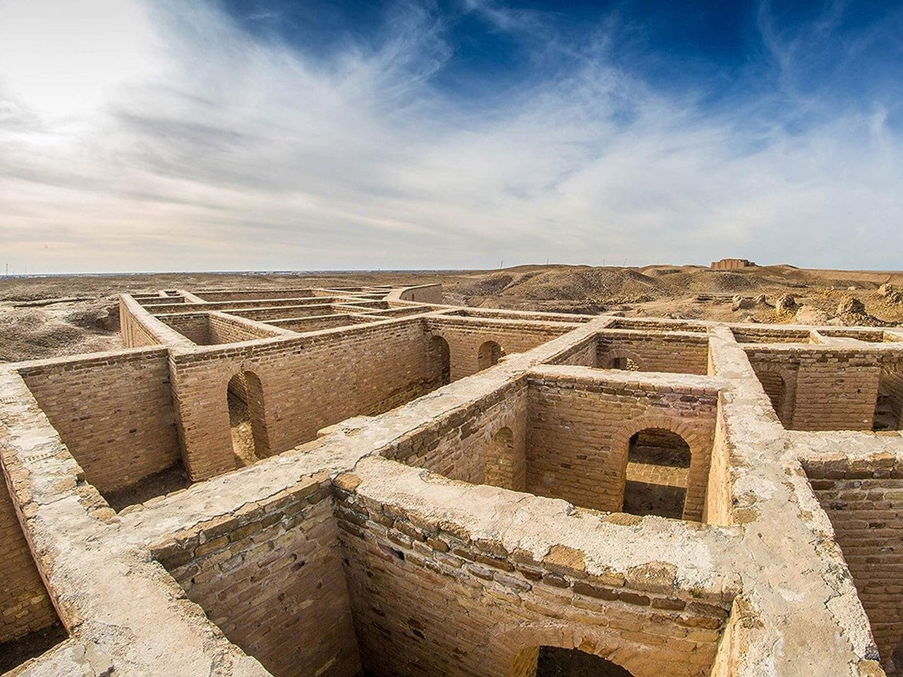 Early Dynastic Workers and Worshipers