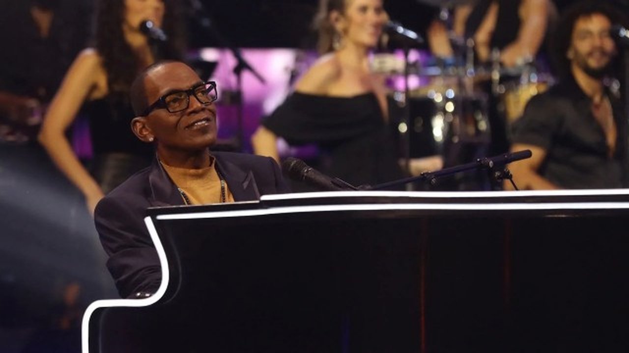 Name That Tune - Season 2 Episode 10 : Superfan and the Mompreneur