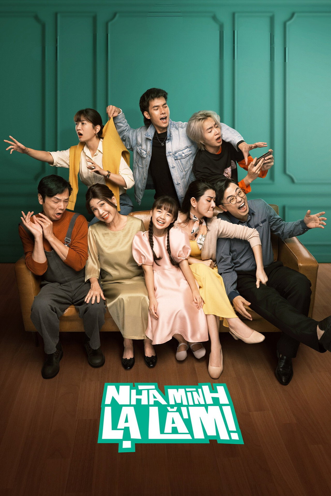 Nhà mình lạ lắm! affisch