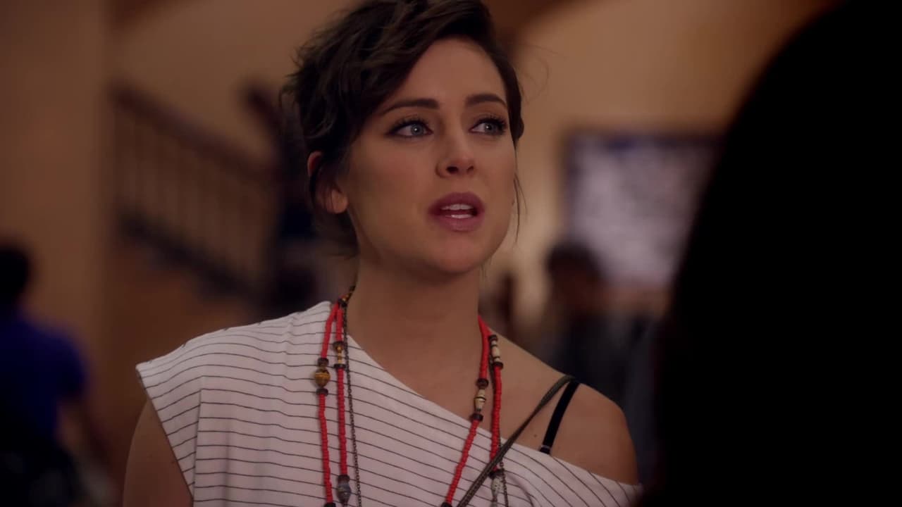 90210 - Season 3 Episode 17 : Blue Naomi