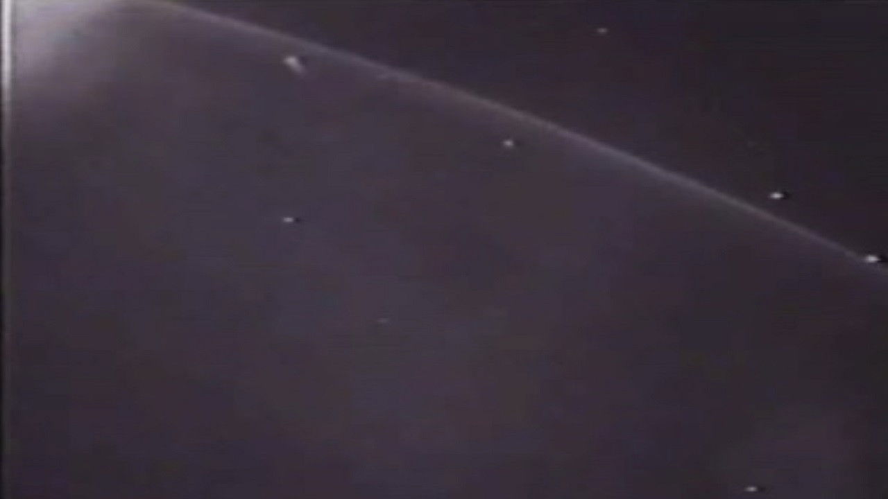 Dossiers OVNI Secrets - Réalités — Rencontres spatiales : Ovnis et NASA