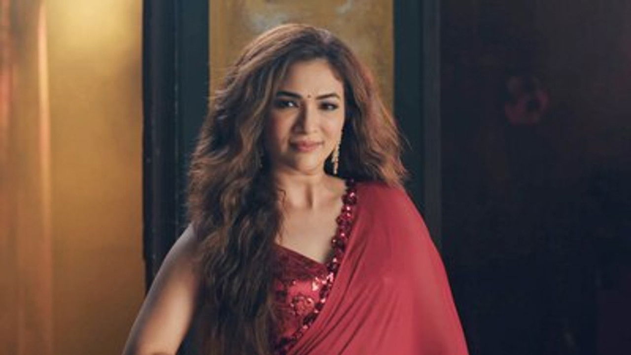 Ufff... Yeh Love Hai Mushkil backdrop