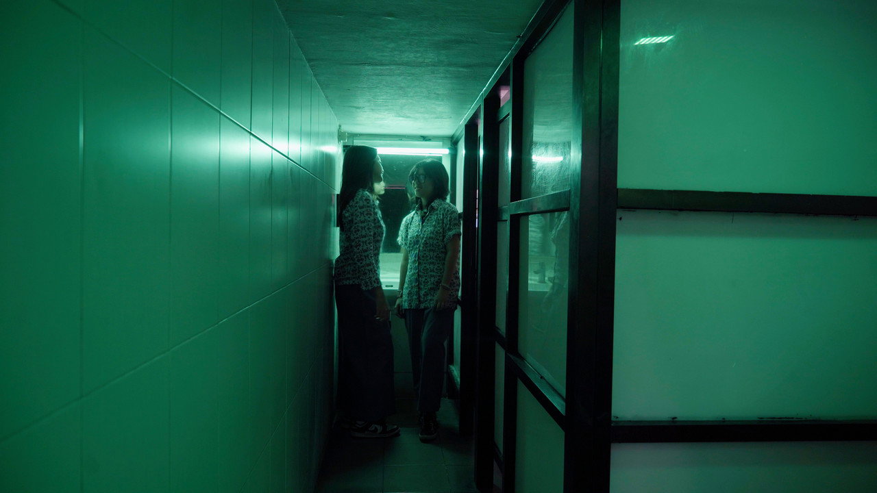 Bilik Berbisik still 3