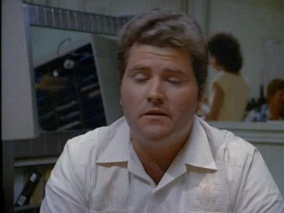 Miami Vice - Season 2 Episode 23 : Sons and Lovers