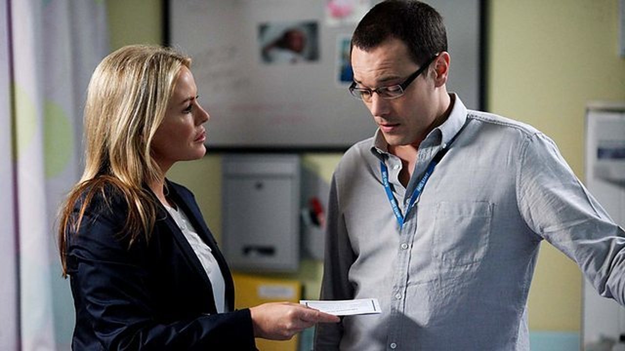 Holby City - Season 12 Episode 43 : Two in Five Marriages