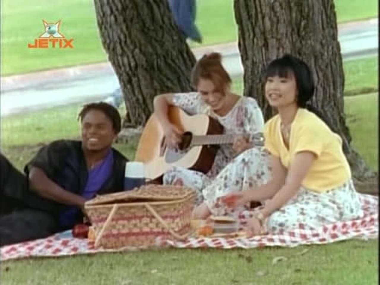 Power Rangers - Season 2 Episode 11 : The Song of Guitardo