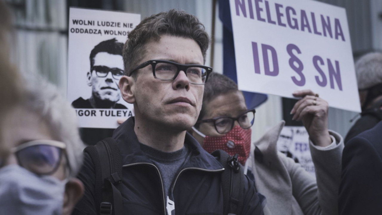 Judges Under Pressure backdrop image