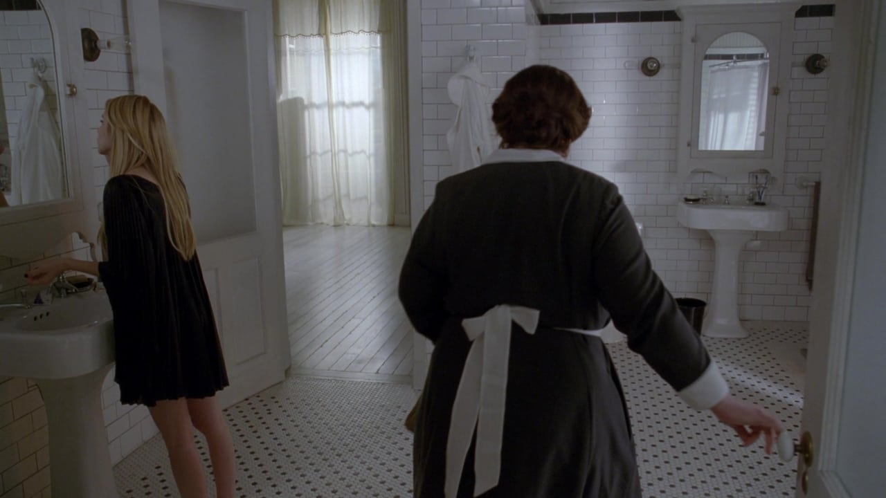 American Horror Story - Season 3 Episode 11 : Protect the Coven
