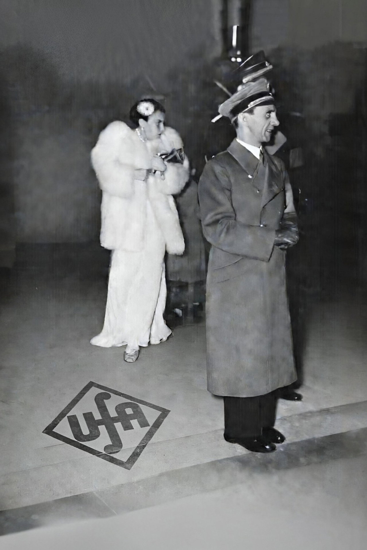 Joseph Goebbels gesehen von dem UFA-Star Lída Baarová Backdrop