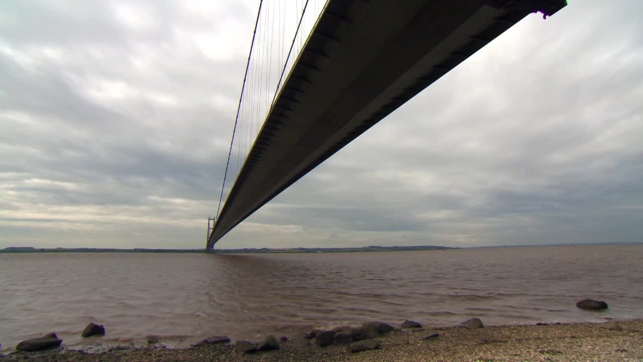 Great British Railway Journeys - Season 6 Episode 13 : Hessle to York