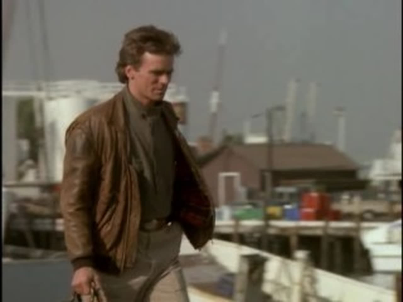 MacGyver - Season 1 Episode 11 : Nightmares