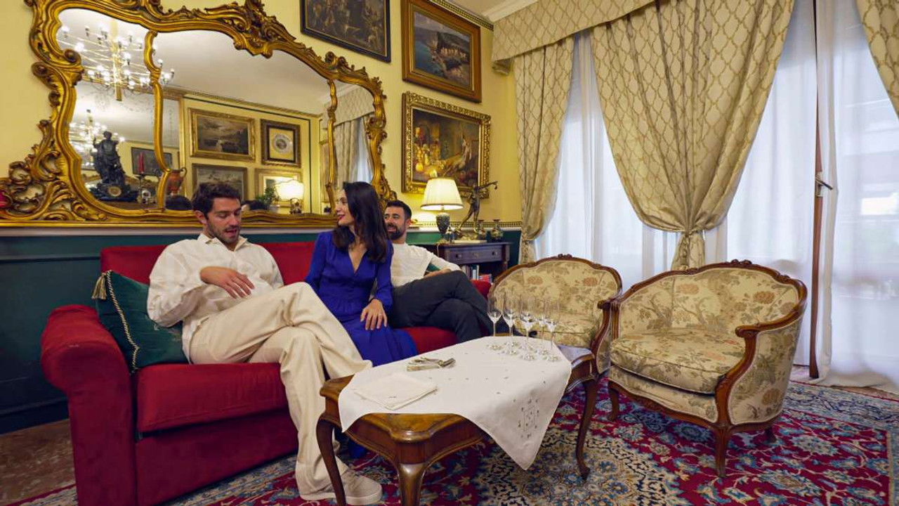 Cortesie per gli ospiti — Épisode 24