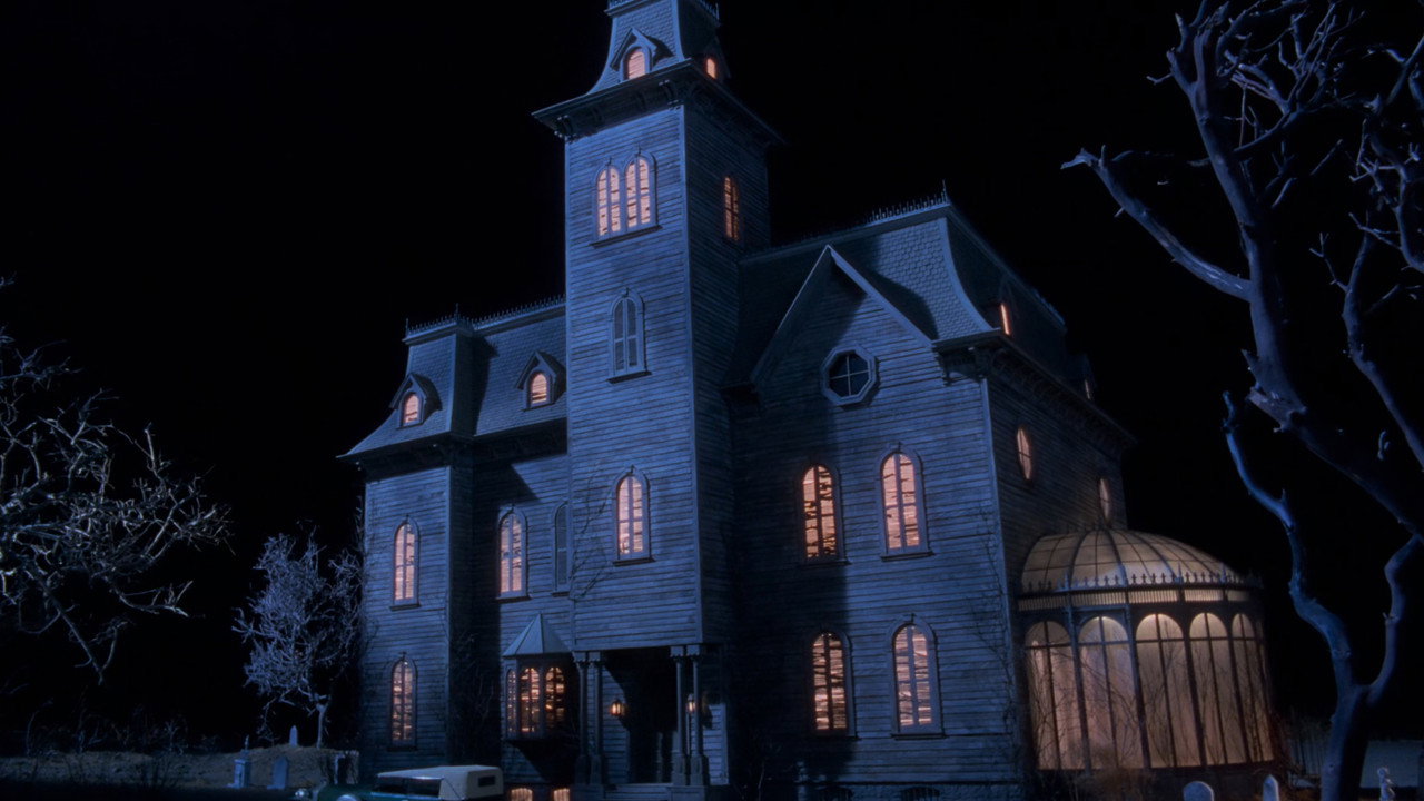 Addams Family Values background 94