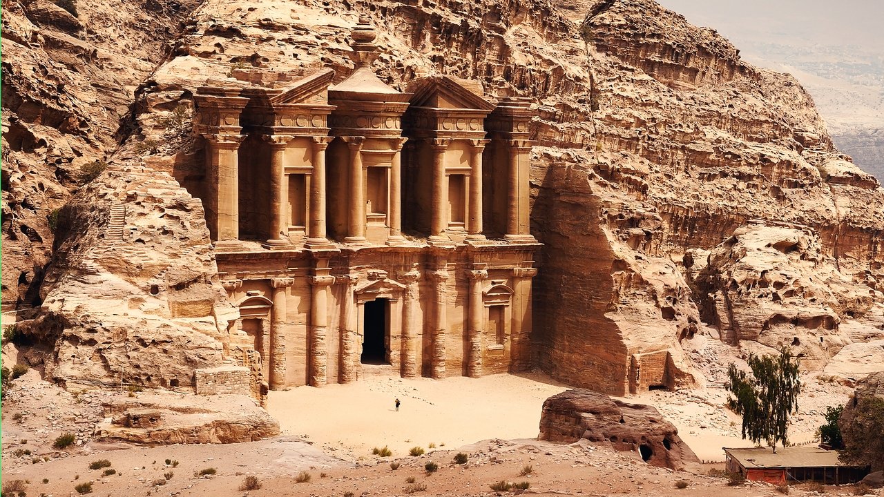Blowing Up History: Seven Wonders