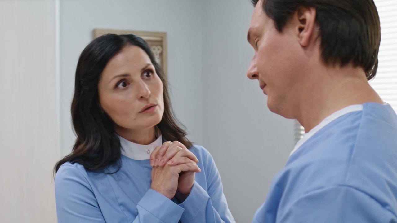 Female Doctor. New Life - Season 1 Episode 1 : Episode 1