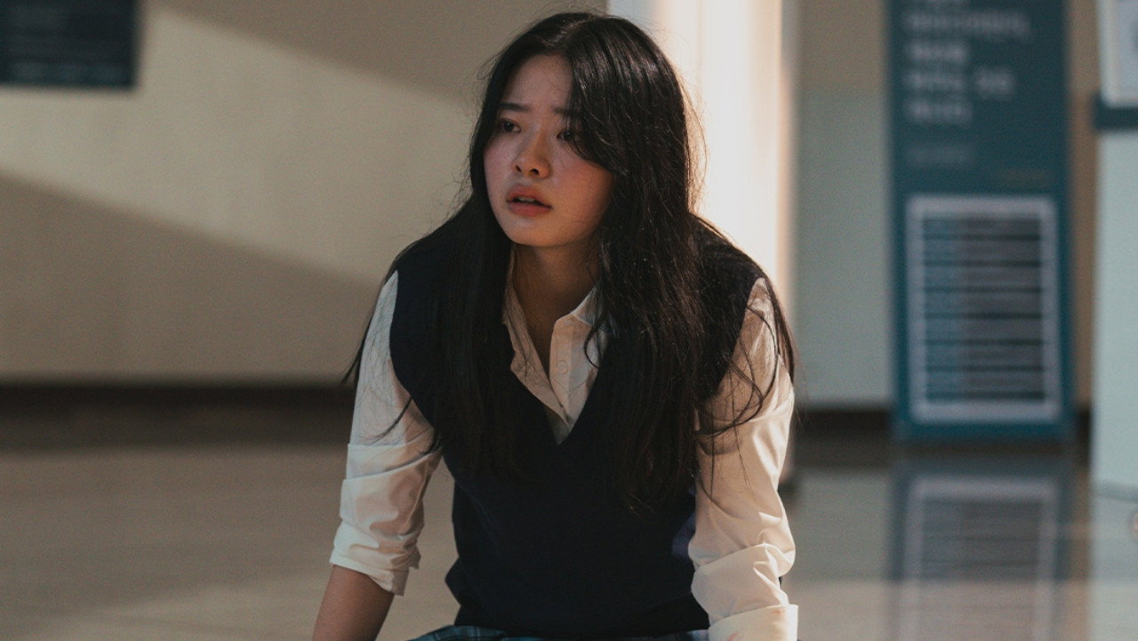 Bản Ngã Trong Bóng Đêm: Khi Trò Chơi Mafia Trở Thành Bản Án Nhân Loại cinematic still