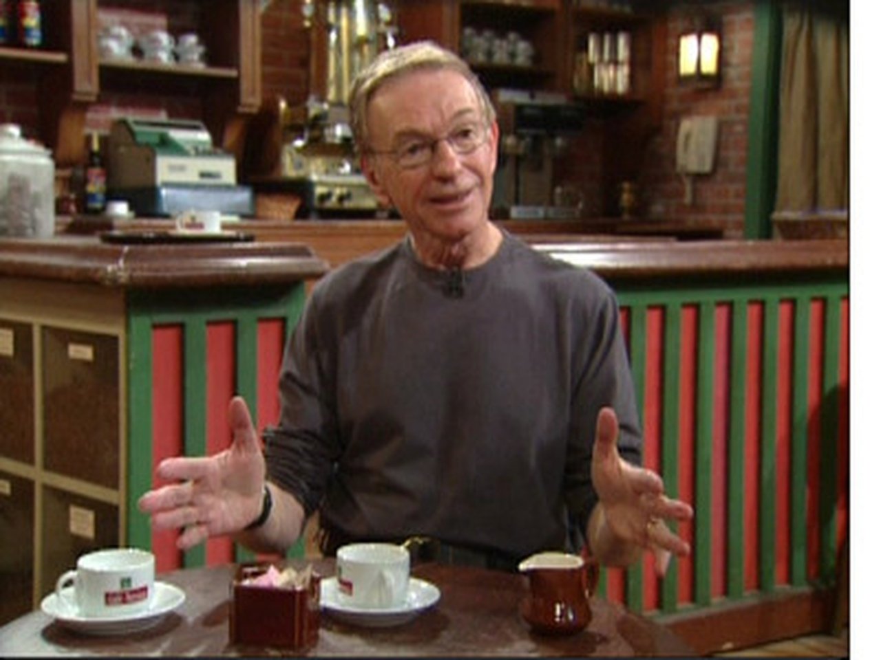 Frasier - Season 0 Episode 11 : A Conversation with Art Director Roy Christopher