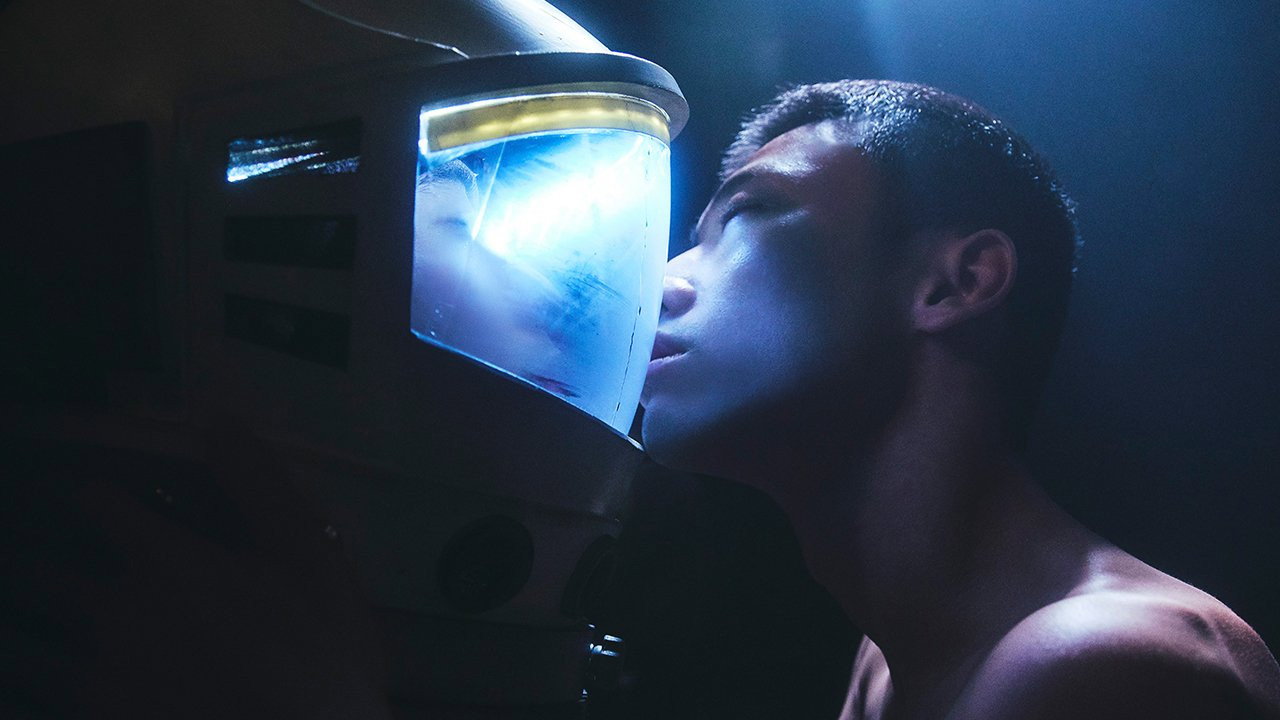 Kiss still 2