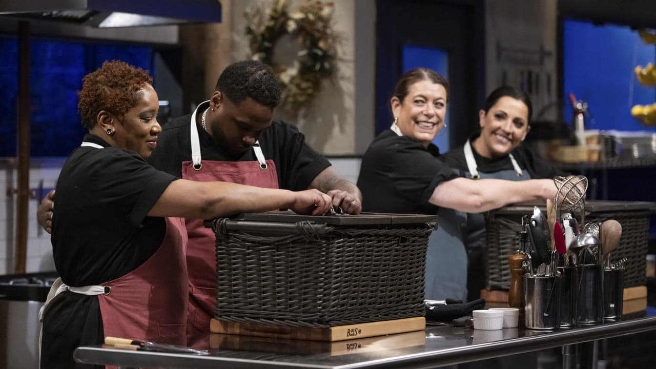 Chopped - Season 56 Episode 12 : Friendsgiving