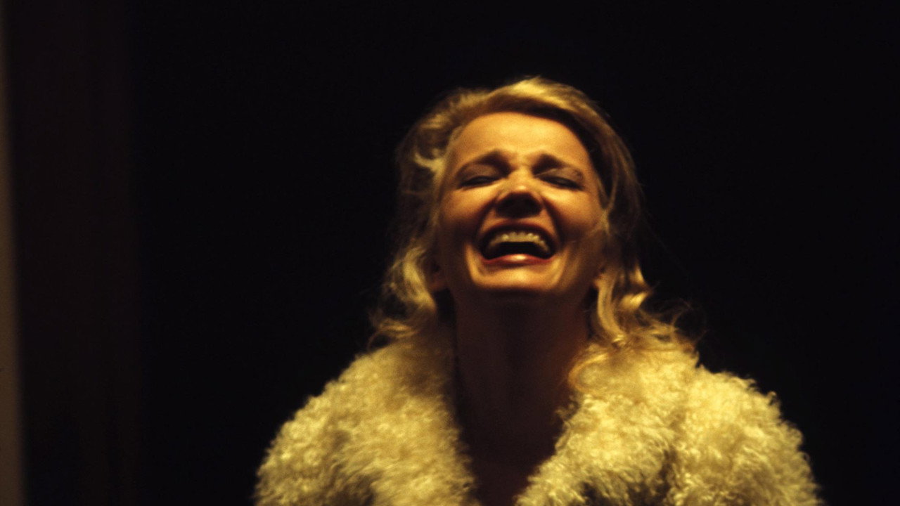 A Woman Under the Influence background 44