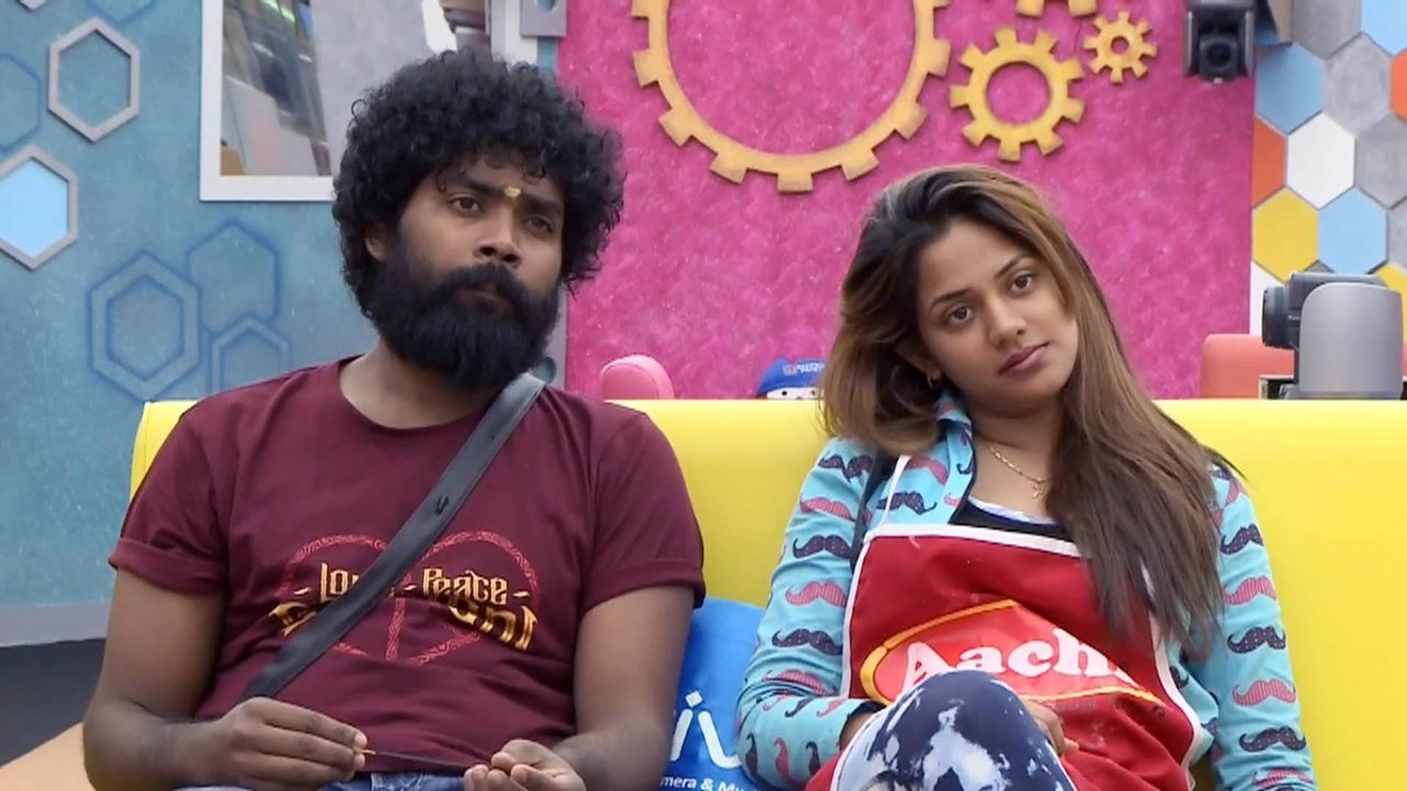 Bigg Boss - Season 2 Episode 52 : Day 51: Get Into the Character!