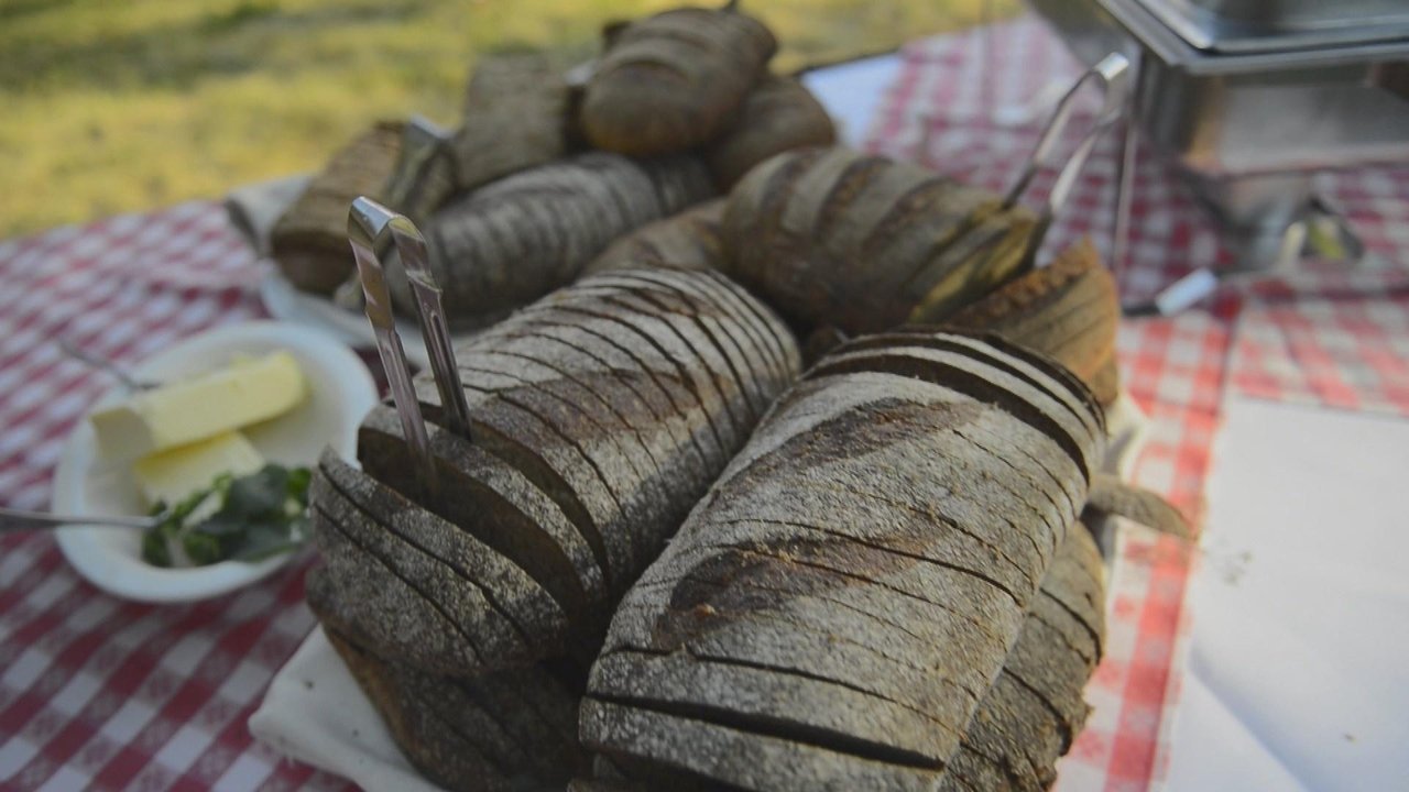 Wisconsin Foodie - Season 3 Episode 7 : Cress Spring Farm and Bakery