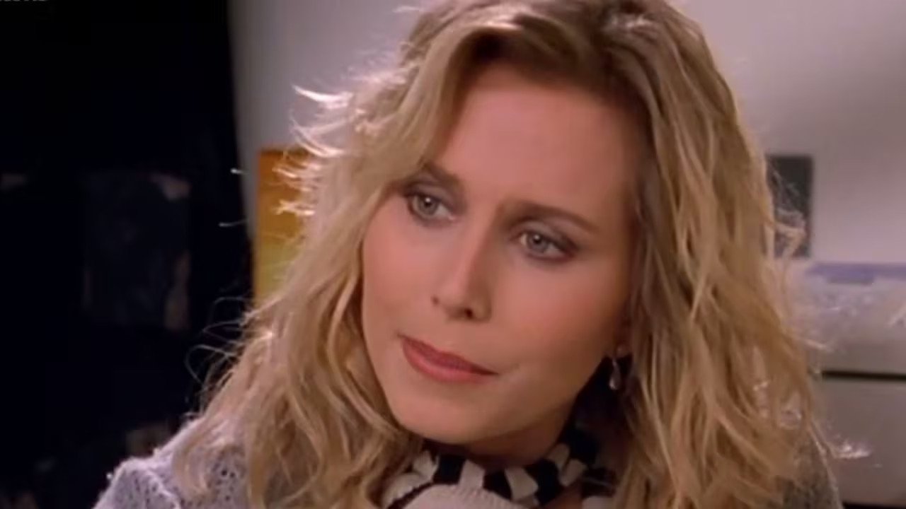 A doctor in the family - Season 7 Episode 6 : The coldest night of the year / My Christmas is you