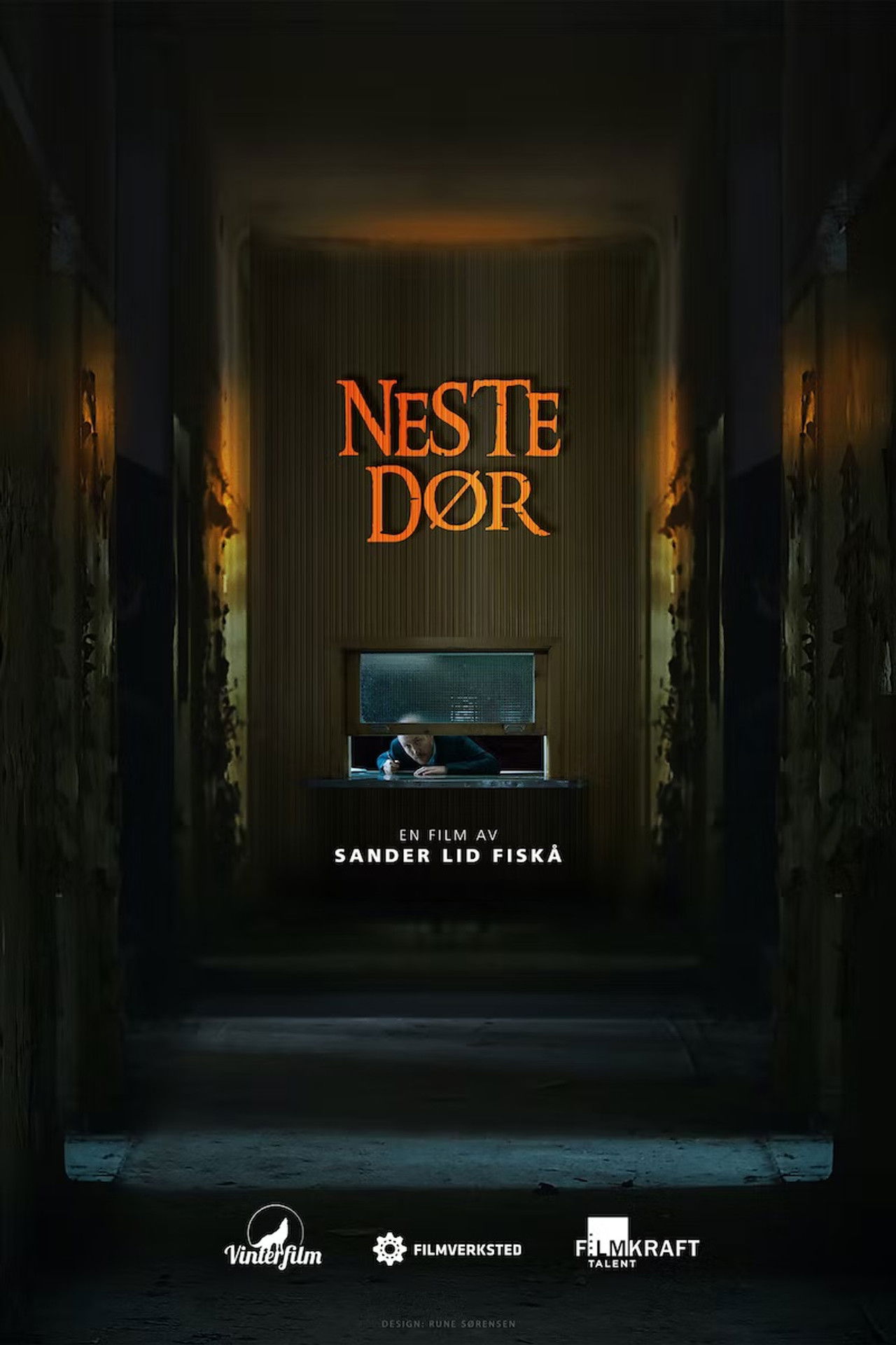 Neste dør Backdrop