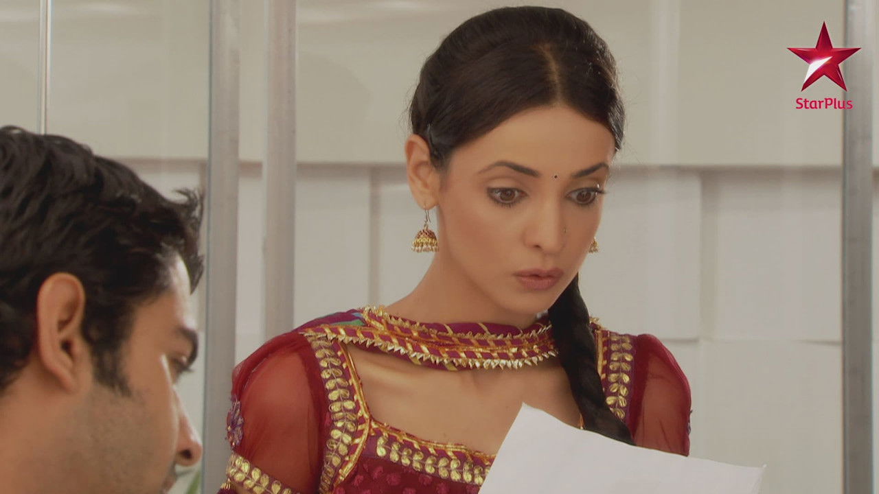 Iss Pyaar Ko Kya Naam Doon? backdrop