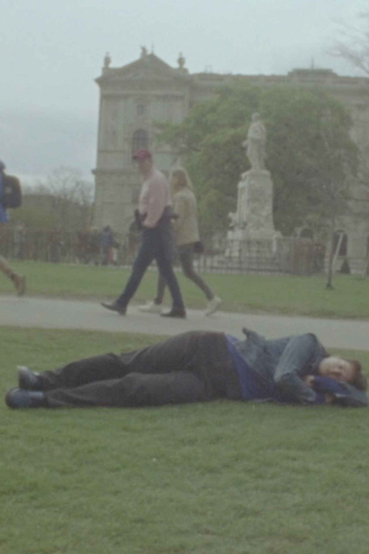 Clare’s Decision Not to Get Up filmaffisch