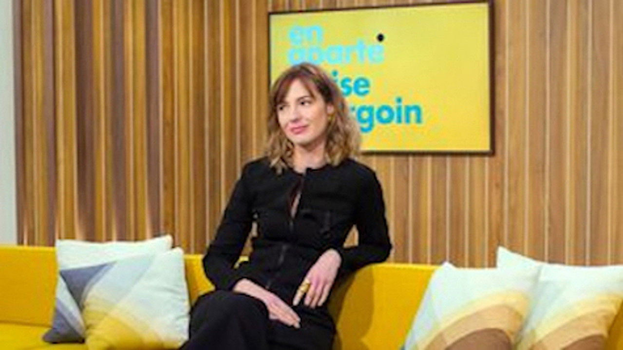 En aparté — Louise Bourgoin