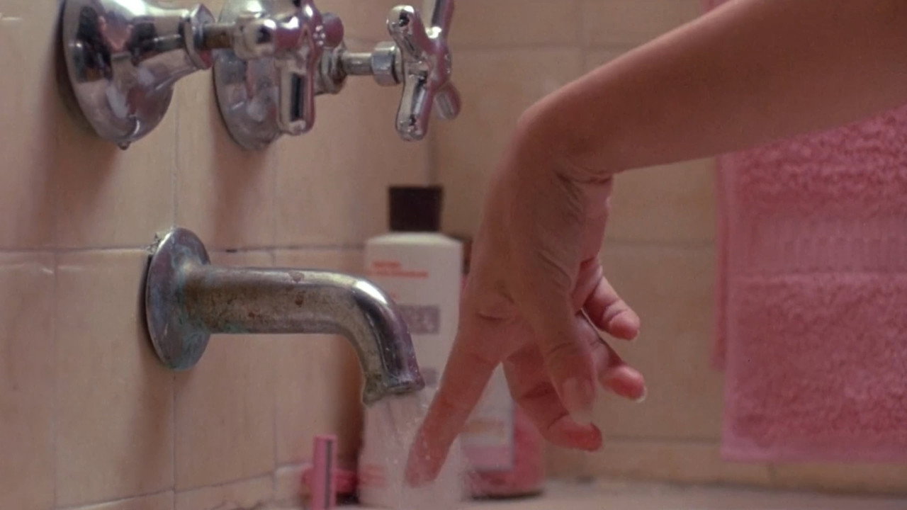 Modern Girls — still 23