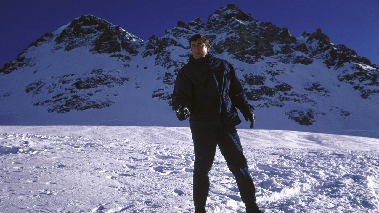 On Her Majesty's Secret Service background 49