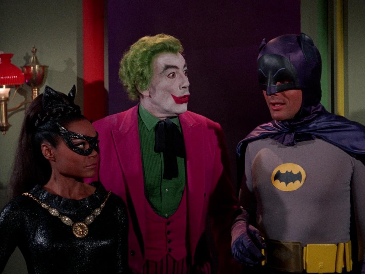 Batman - Season 3 Episode 17 : The Joke's on Catwoman