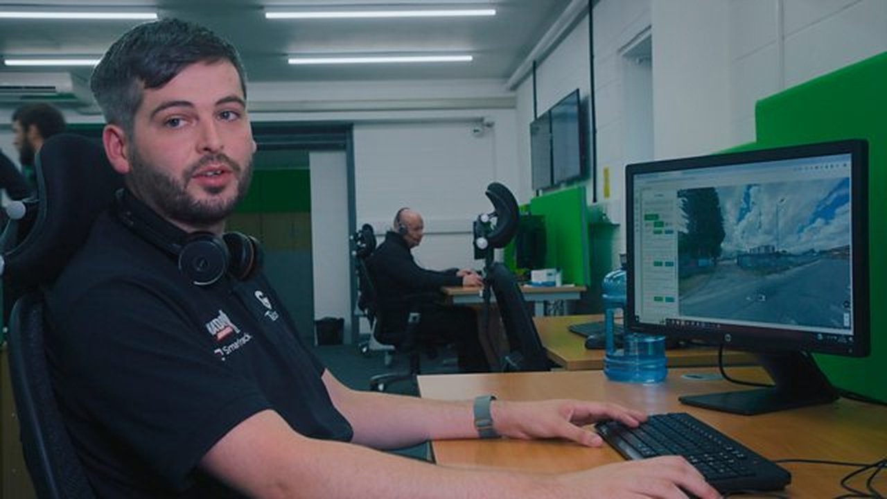 Trace, Track, Get My Car Back - Season 1 Episode 9 : Episode 9