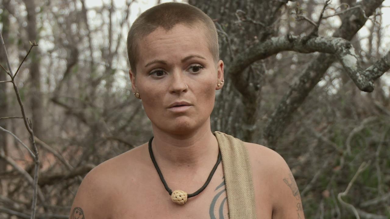 Naked and Afraid XL - Season 4 Episode 1 : All-Stars: Hunted Humans