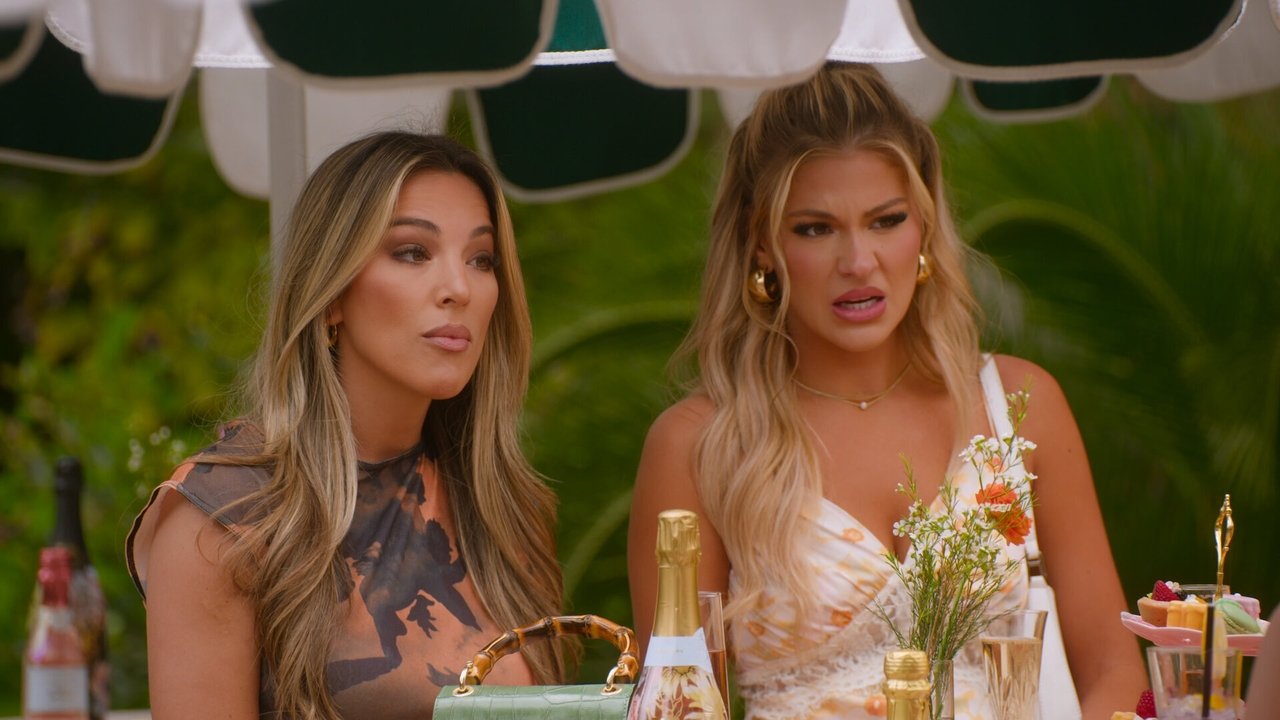 Selling The OC - Season 4 Episode 7 : Secrets, Sage, and Sandcastles