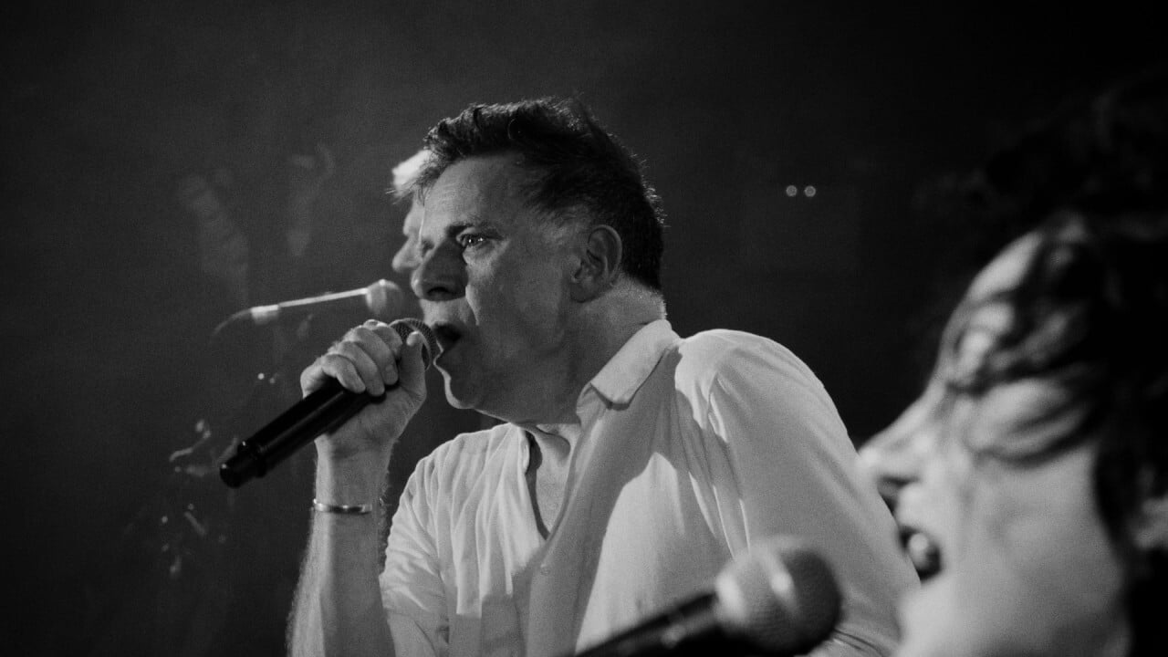 Deacon Blue Live At The Glasgow Barrowlands background
