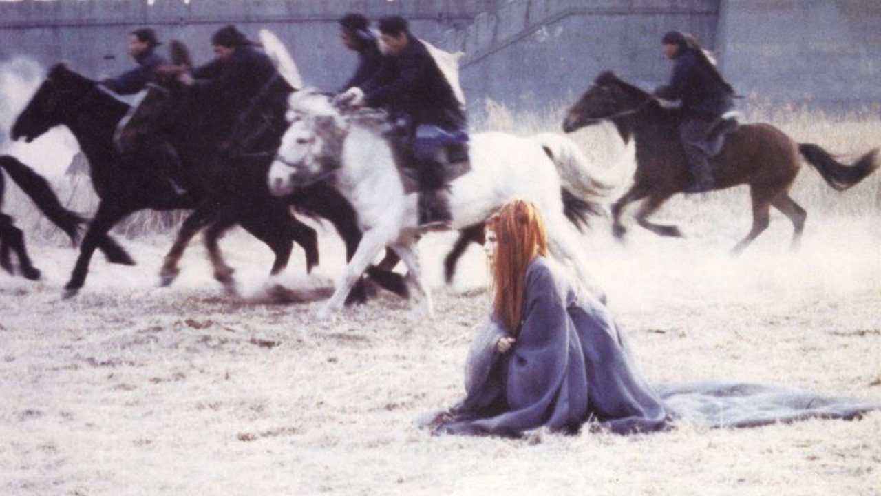 Mylène Farmer: L'âme-stram-gram Backdrop