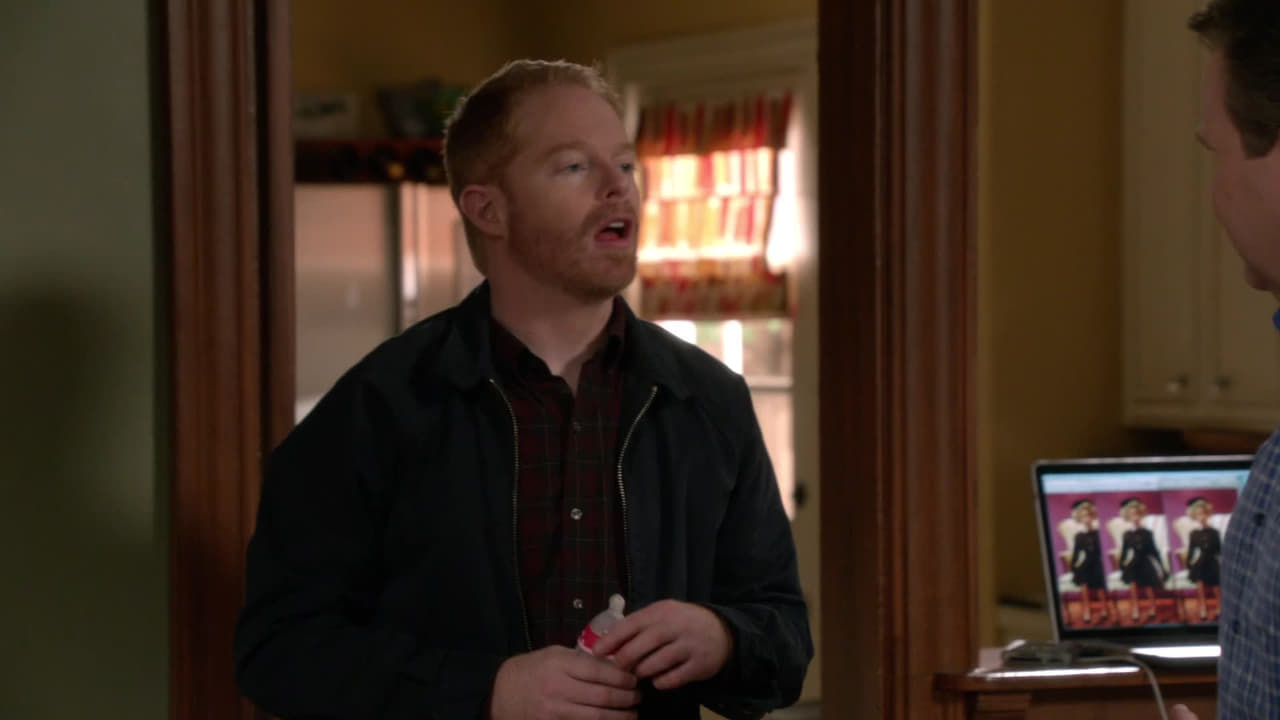 Modern Family - Season 4 Episode 16 : Bad Hair Day