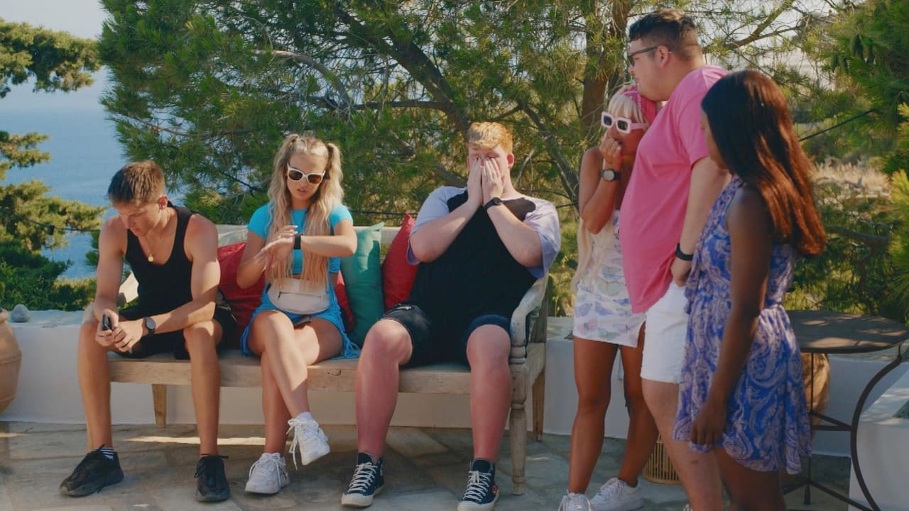 Loaded in Paradise - Season 1 Episode 10 : Big Money, Big Spends and Even Bigger Power